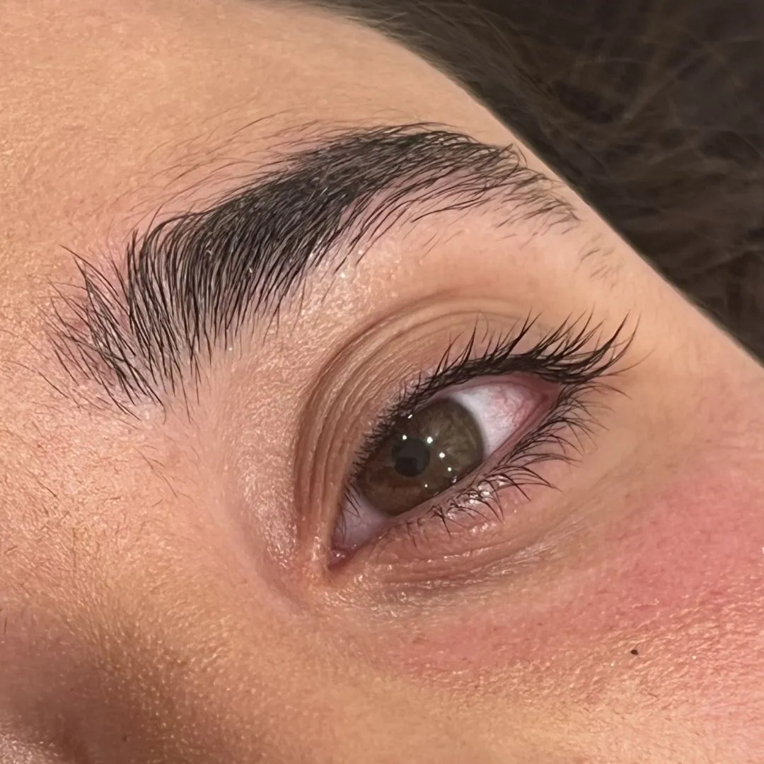 eyelash extensions in Dubai before