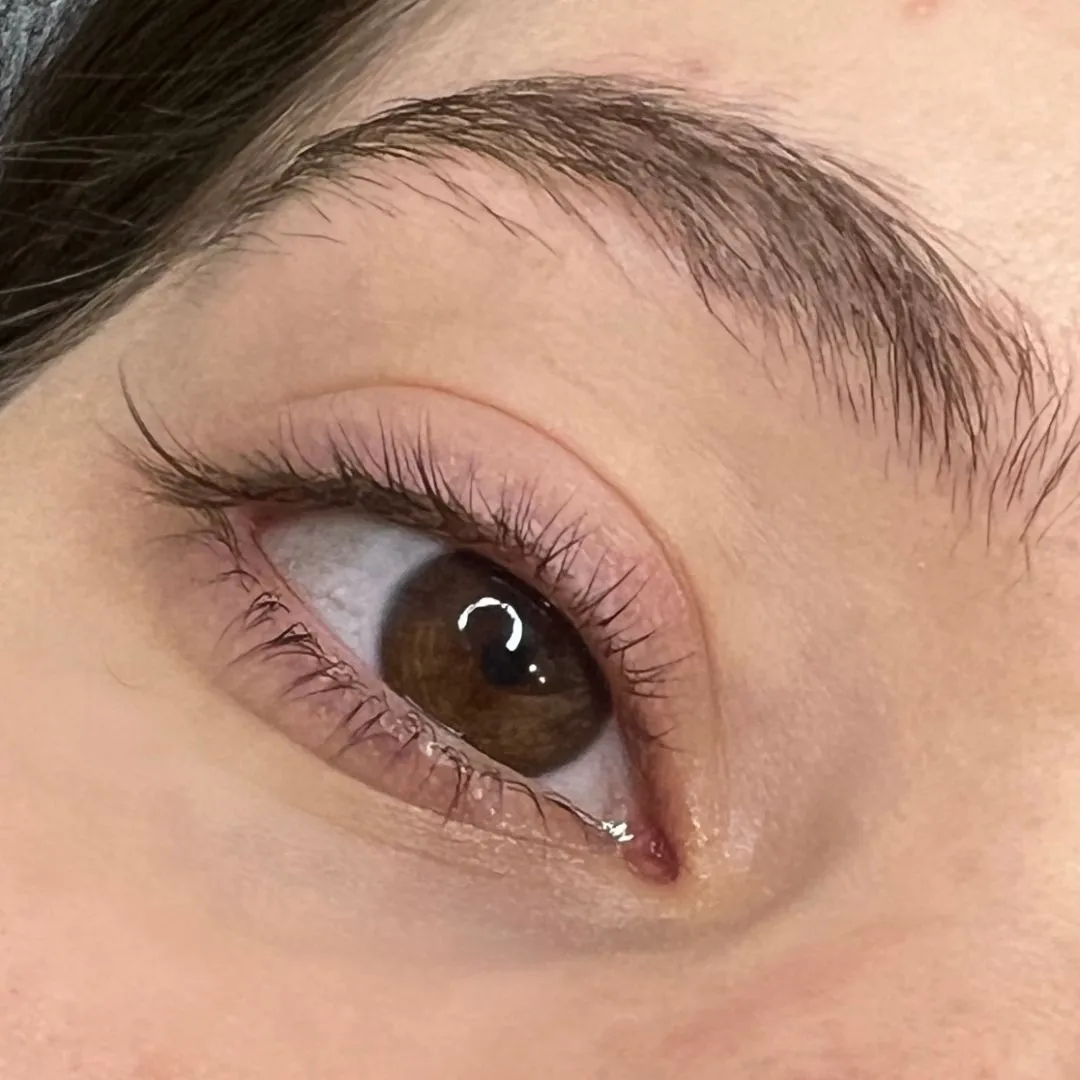 before classic lash extensions at home in Dubai