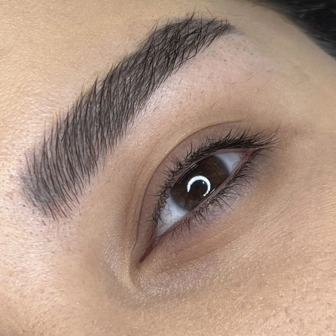 volume-eyelash-extensions-dubai-before